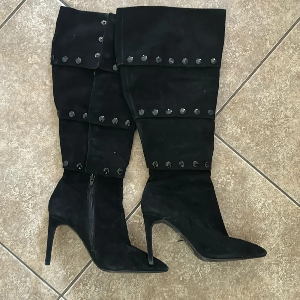 Black Studded Knee-High Heeled Boots Adjustable Shaft Size 8.5 - Picture 1 of 2